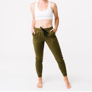 Zyia joggers olive green
